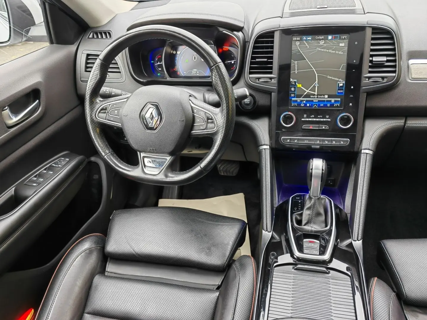 Koleos Initiale Paris 4x4 185 Pano Sitzbelüftung