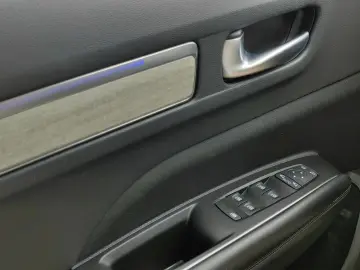 Koleos Initiale Paris 4x4 185 Pano Sitzbelüftung