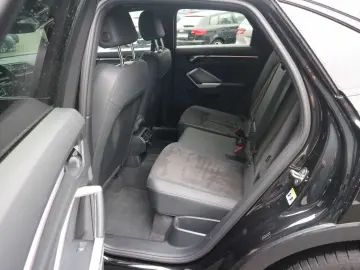 Q3 Sportback 45 1.4 TFSI e basis +Matrix+Navi