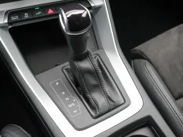 Q3 Sportback 45 1.4 TFSI e basis +Matrix+Navi