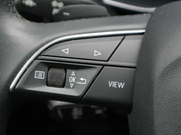 Q3 Sportback 45 1.4 TFSI e basis +Matrix+Navi