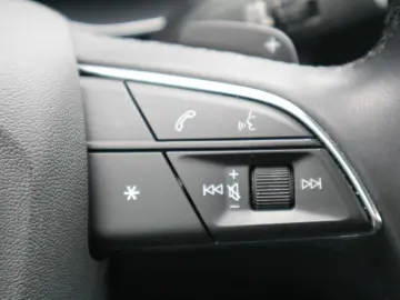 Q3 Sportback 45 1.4 TFSI e basis +Matrix+Navi