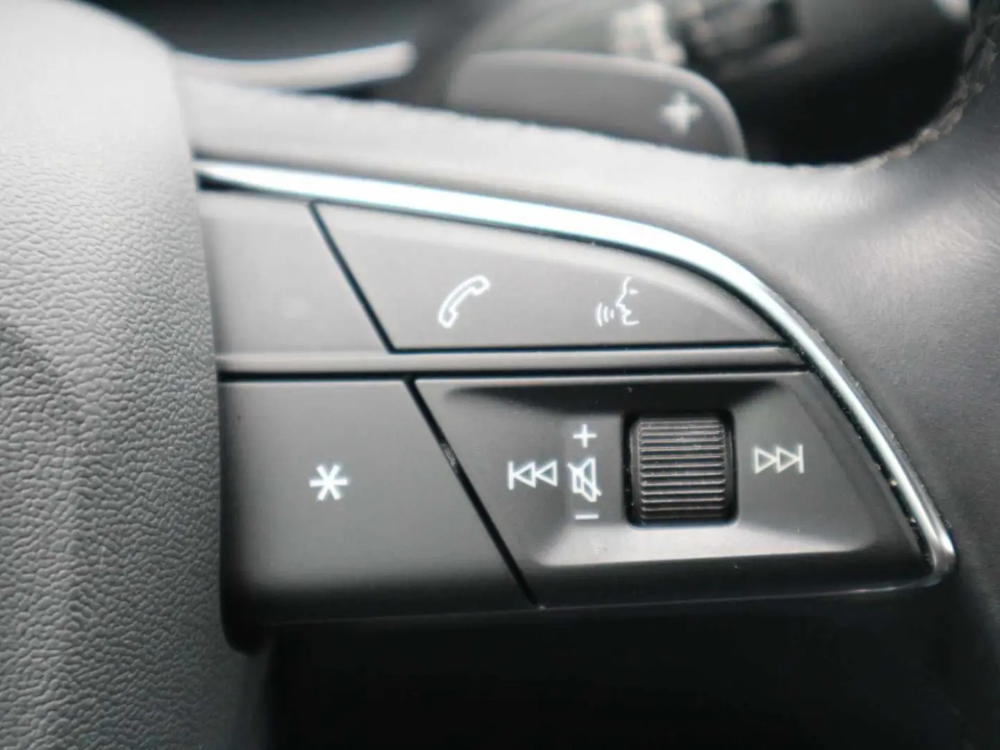 Q3 Sportback 45 1.4 TFSI e basis +Matrix+Navi
