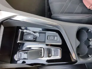 3008 1.5 BlueHDi 130 GT Automatik Navi 360-Kamer