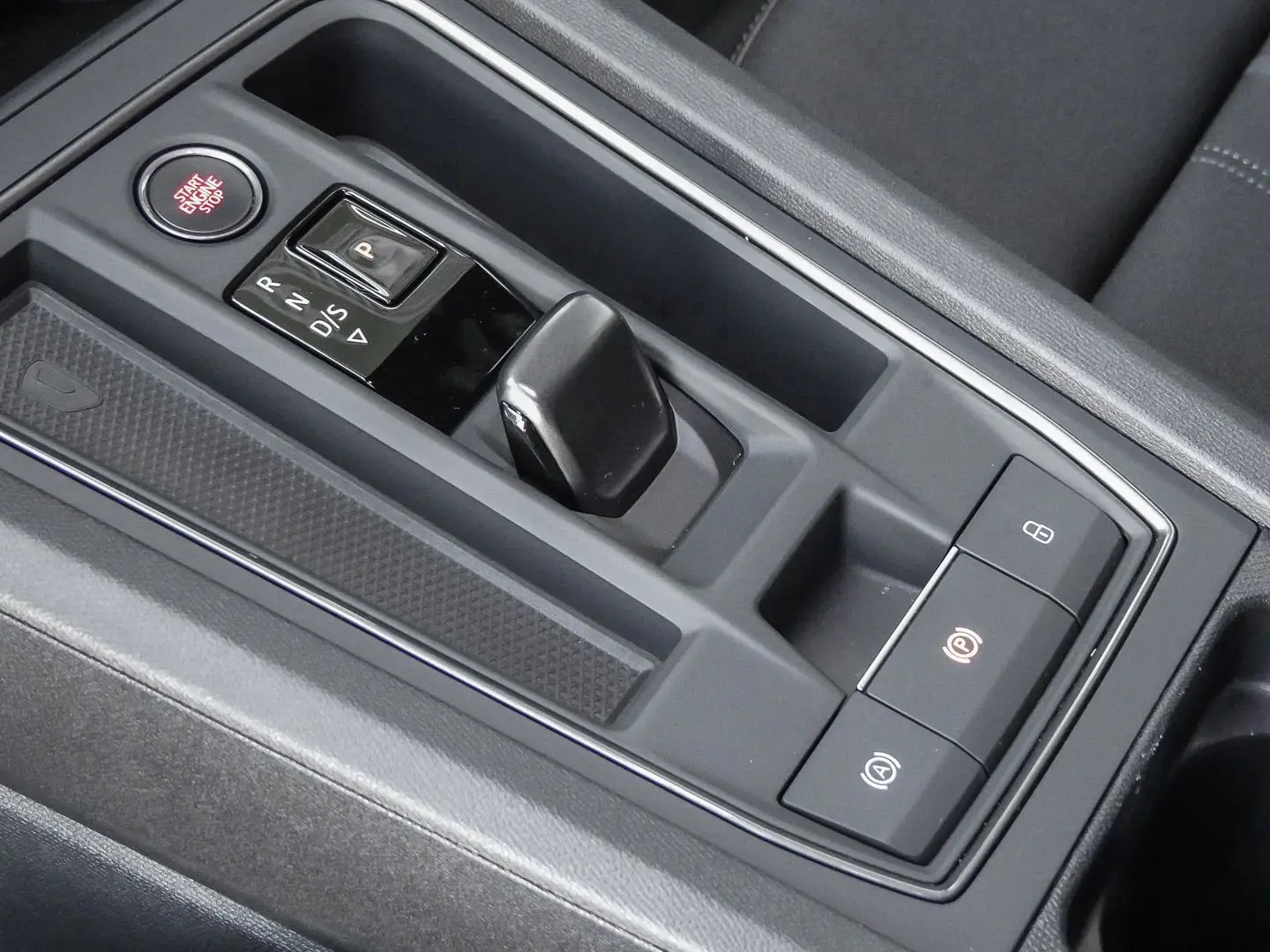 Formentor VZ 2.0 TSI DSG AHK+RFK+NAVI+SHZ+LED