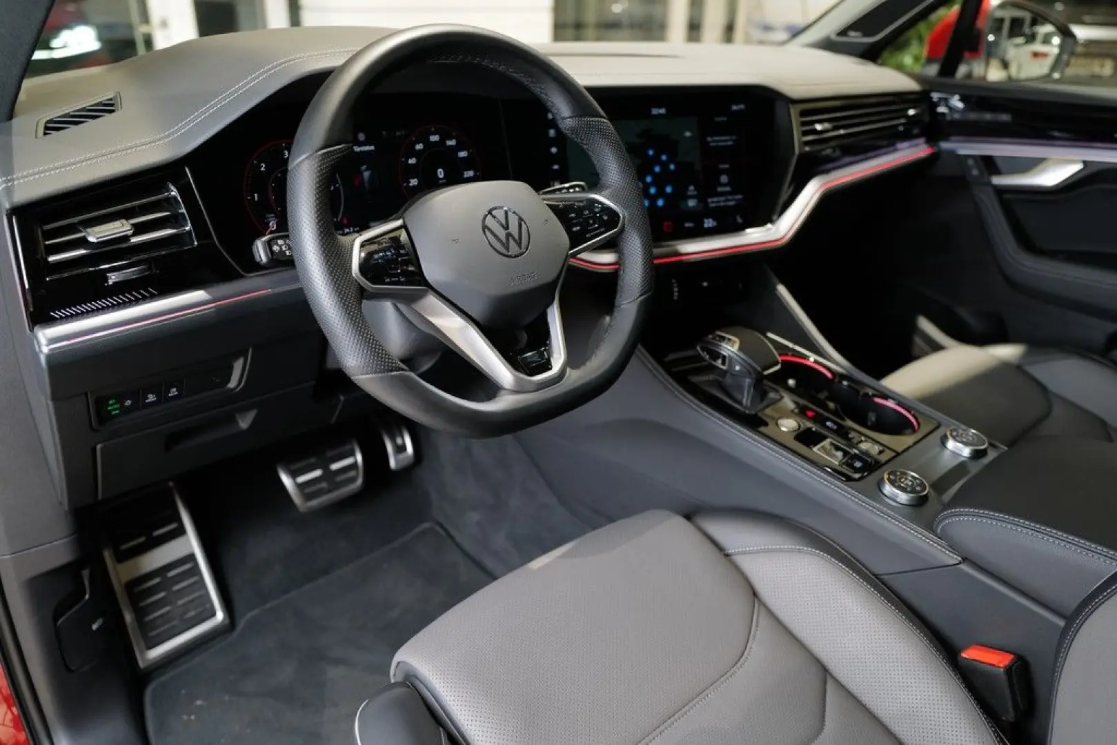 Touareg 3.0TDI R-Line Pano Dynaudio StdHz AHK Ke