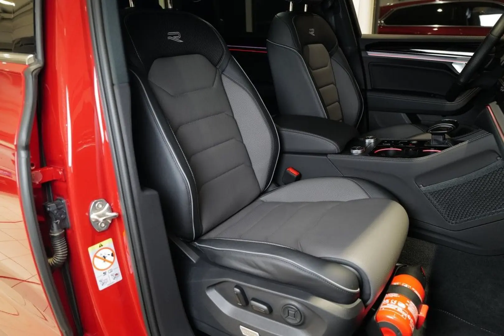 Touareg 3.0TDI R-Line Pano Dynaudio StdHz AHK Ke