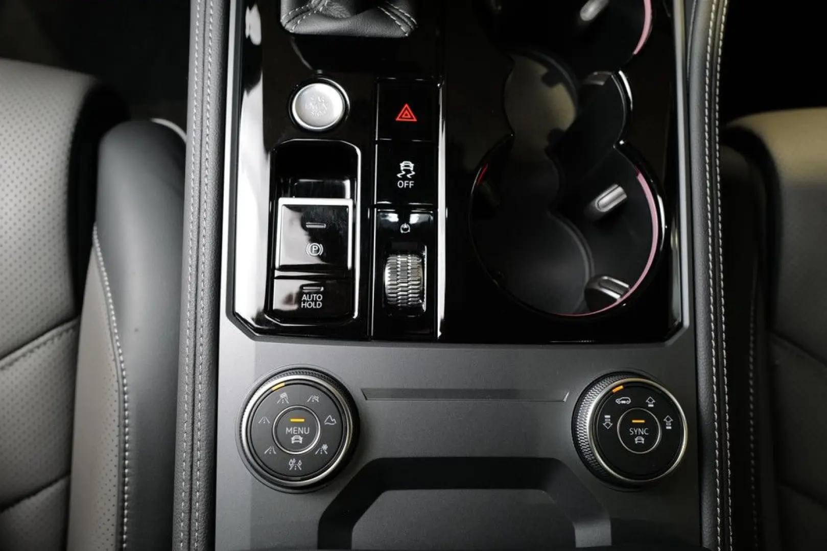 Touareg 3.0TDI R-Line Pano Dynaudio StdHz AHK Ke