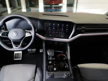 Touareg 3.0TDI R-Line Pano Dynaudio StdHz AHK Ke