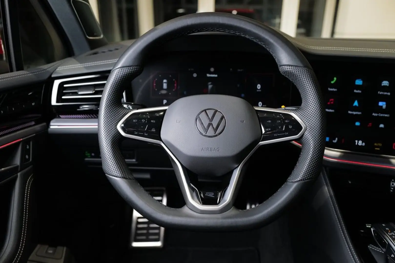 Touareg 3.0TDI R-Line Pano Dynaudio StdHz AHK Ke