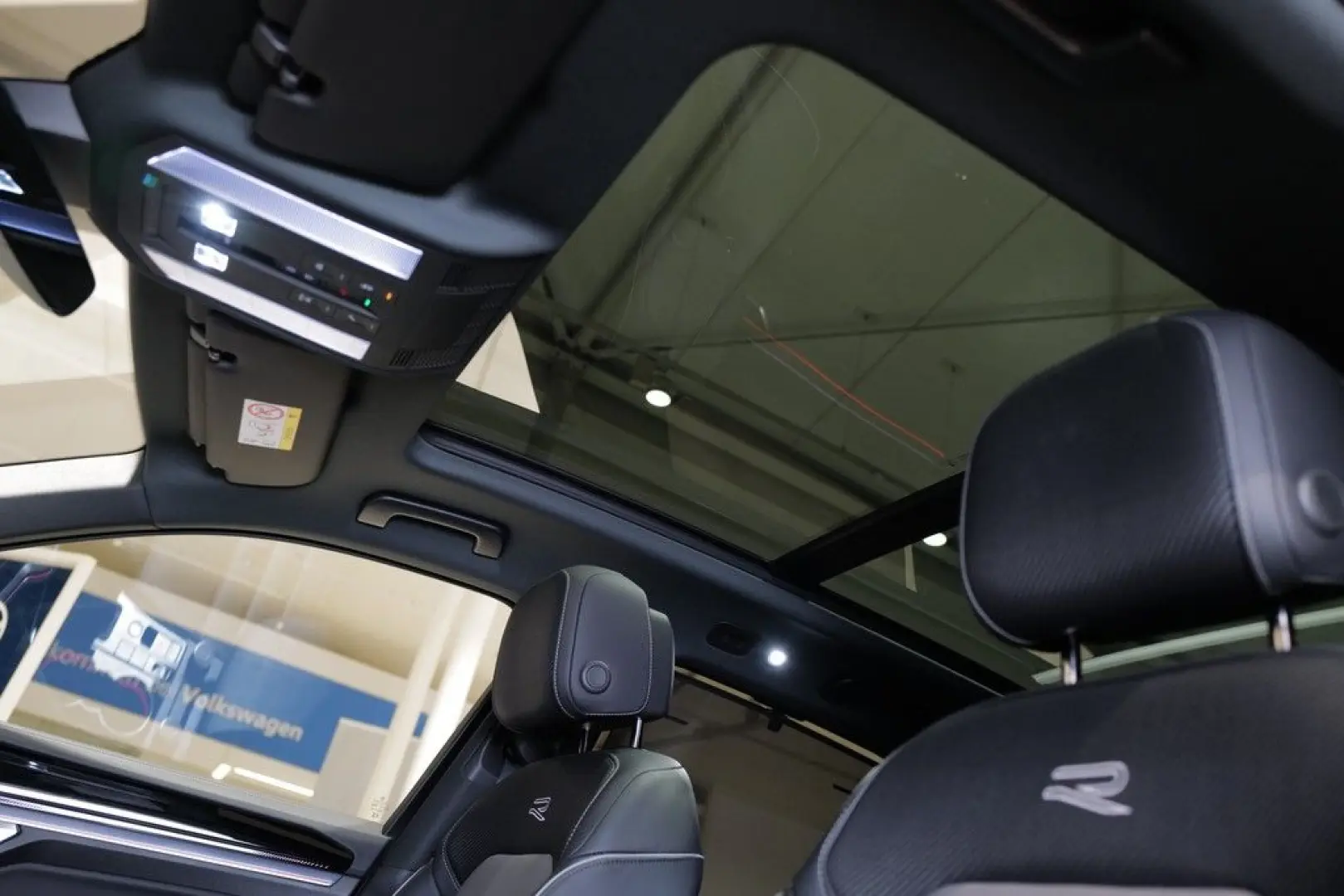 Touareg 3.0TDI R-Line Pano Dynaudio StdHz AHK Ke
