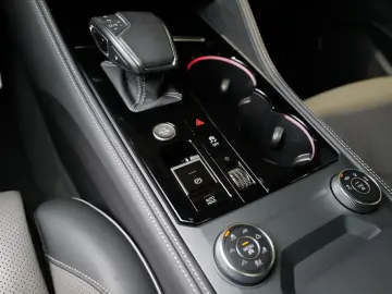 Touareg 3.0TDI R-Line Pano Dynaudio StdHz AHK Ke