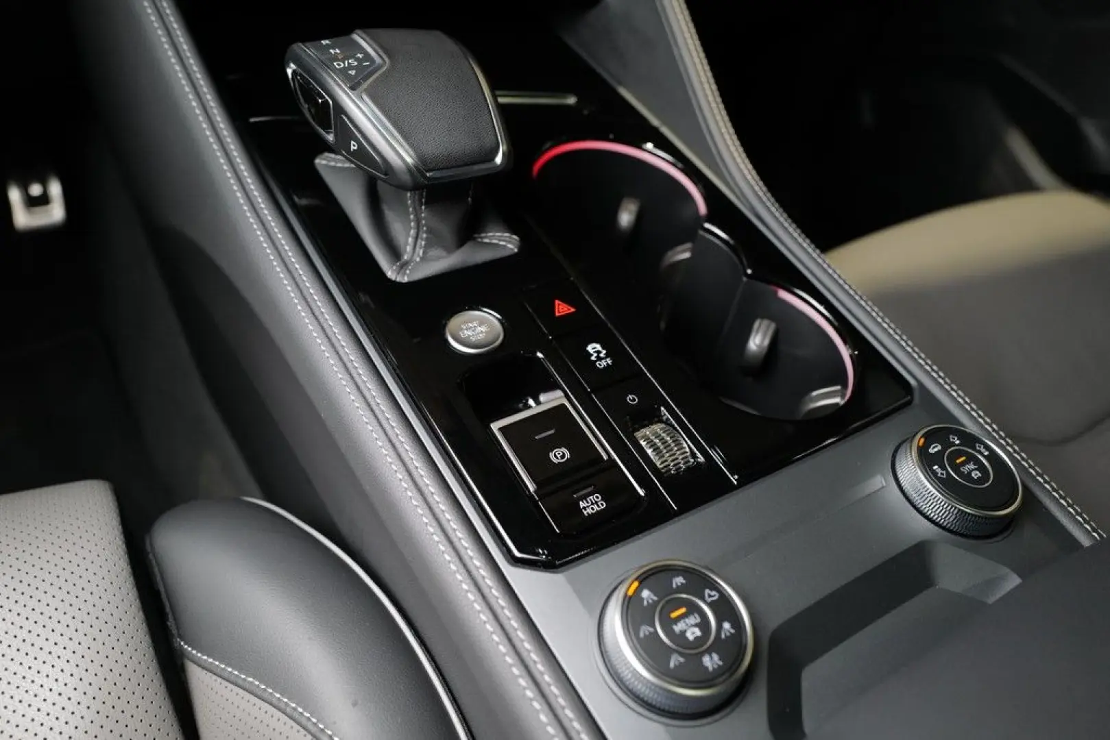 Touareg 3.0TDI R-Line Pano Dynaudio StdHz AHK Ke
