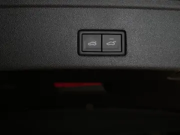 Touareg 3.0TDI R-Line Pano Dynaudio StdHz AHK Ke