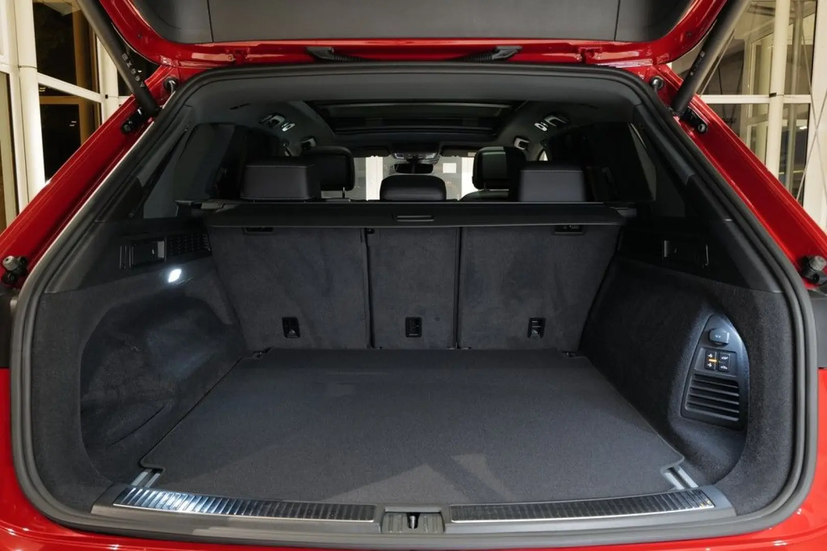 Touareg 3.0TDI R-Line Pano Dynaudio StdHz AHK Ke