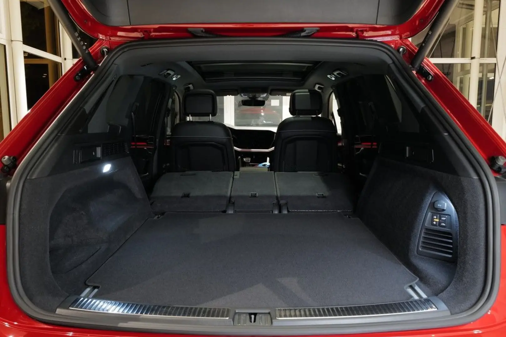 Touareg 3.0TDI R-Line Pano Dynaudio StdHz AHK Ke