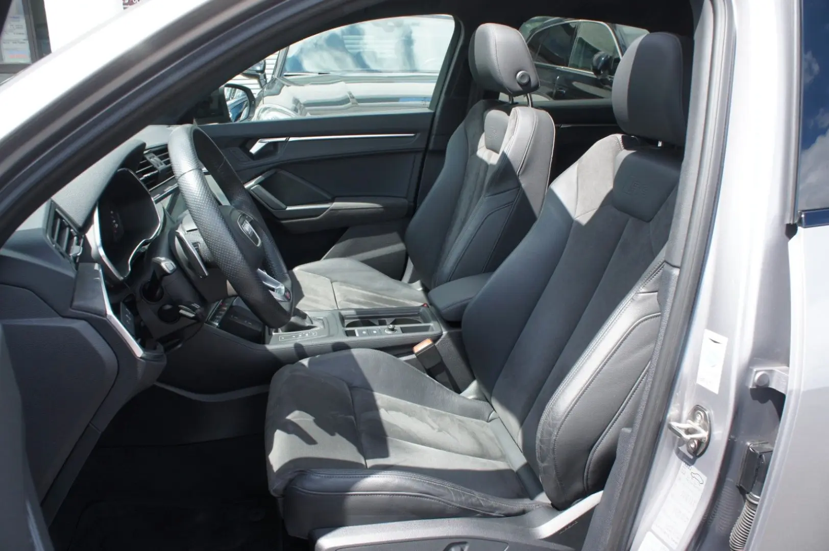 RSQ3 Sportback 4x4*PANO*21Z*GT-SILBER*RS-ABGAS*