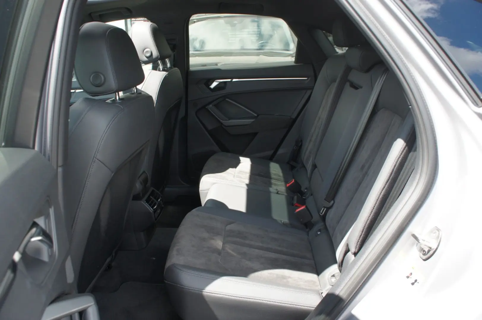 RSQ3 Sportback 4x4*PANO*21Z*GT-SILBER*RS-ABGAS*