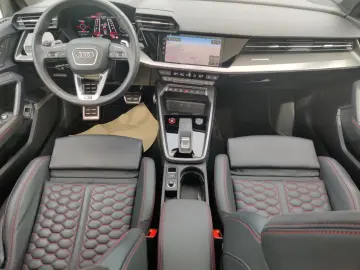 RS3 Limousine 2.5 TFSI q. S-Tronic, Matrix, RS-A