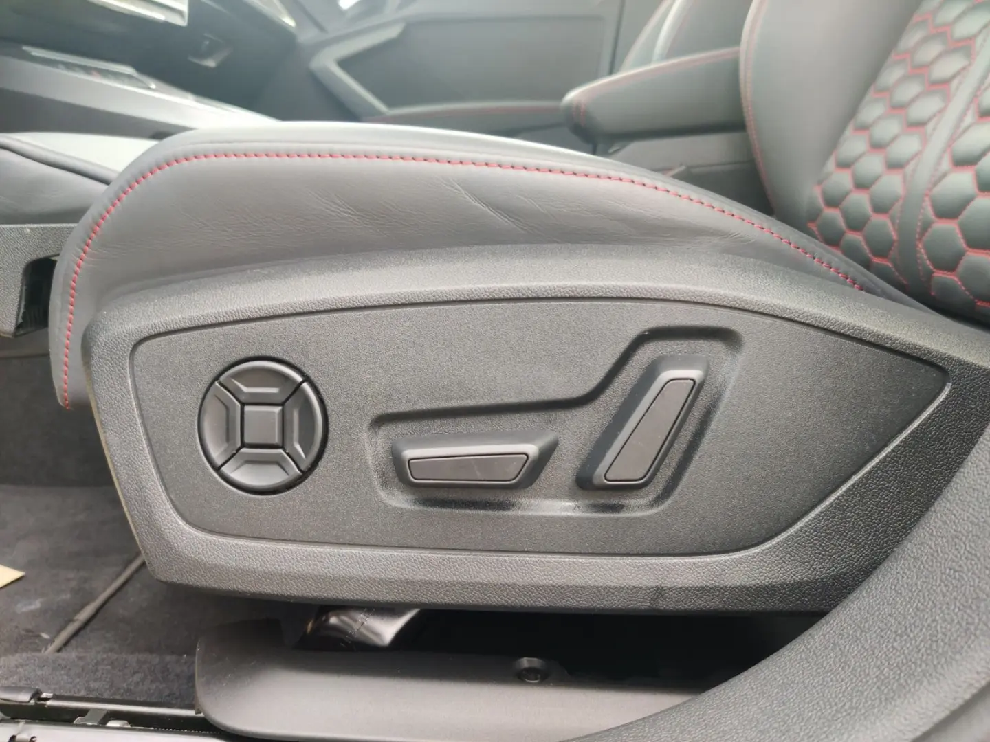 RS3 Limousine 2.5 TFSI q. S-Tronic, Matrix, RS-A