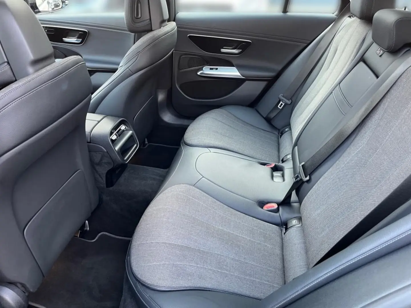 E 200 T Avantg. Pano Navi LED KeyLess Totw.