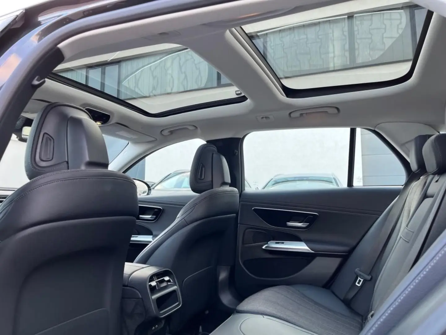 E 200 T Avantg. Pano Navi LED KeyLess Totw.