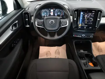 XC40 T3 Momentum Pro, Navi, LED, DAB, PDC