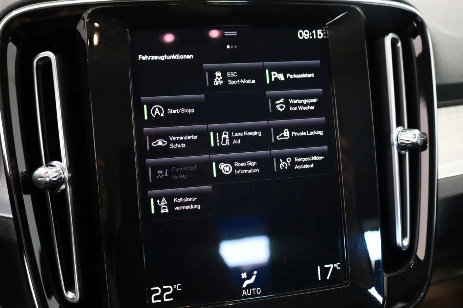 XC40 T3 Momentum Pro, Navi, LED, DAB, PDC