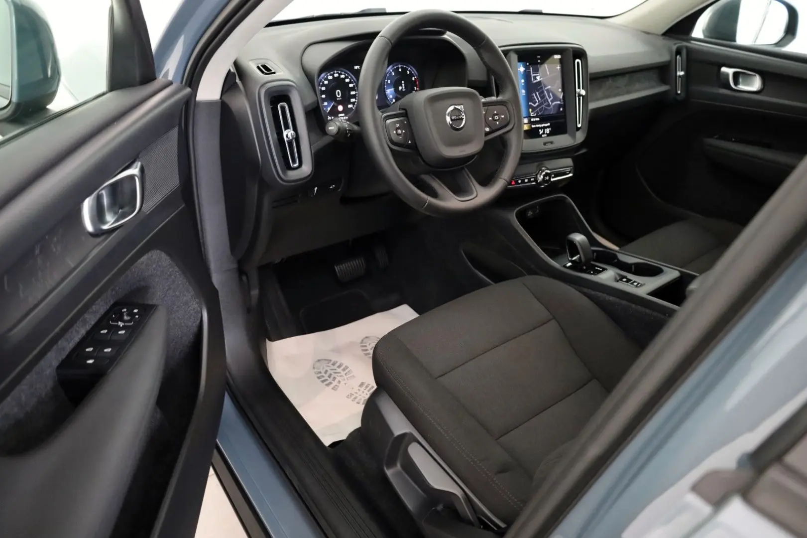 XC40 Momentum Core,Navi,LED,PDC,DAB