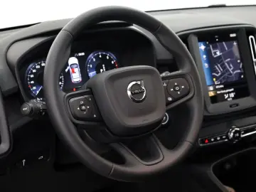 XC40 Momentum Core,Navi,LED,PDC,DAB