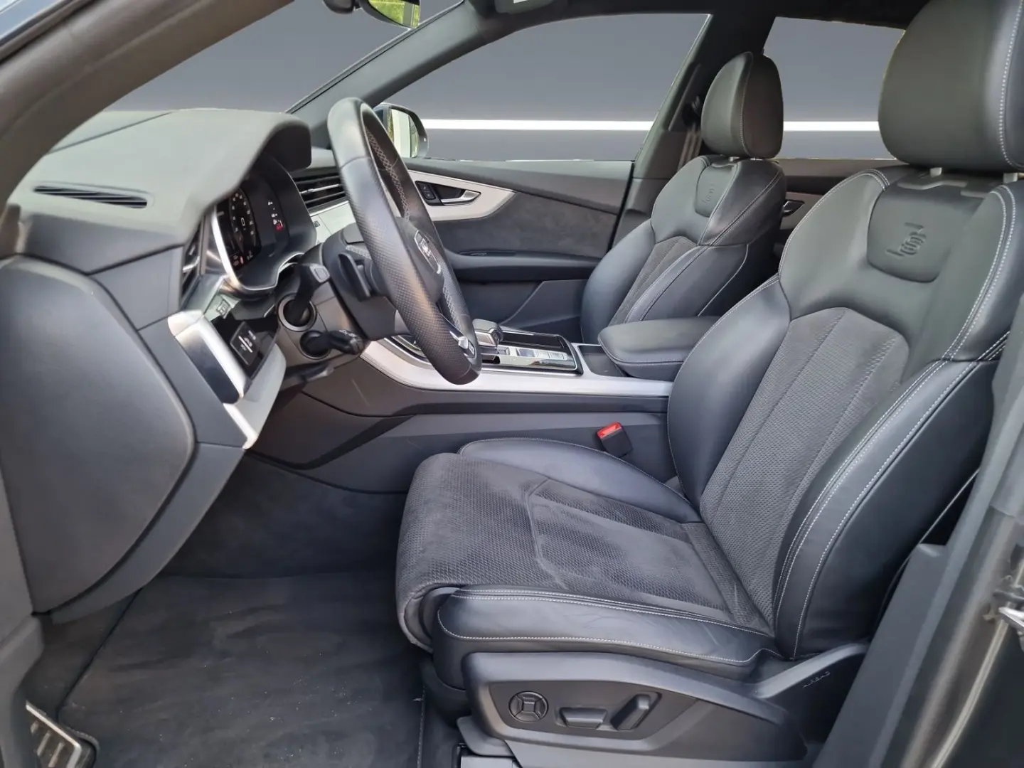 SQ8 TFSI HD-MATRIX STHZG AHK HuD Optik-schw+ 23