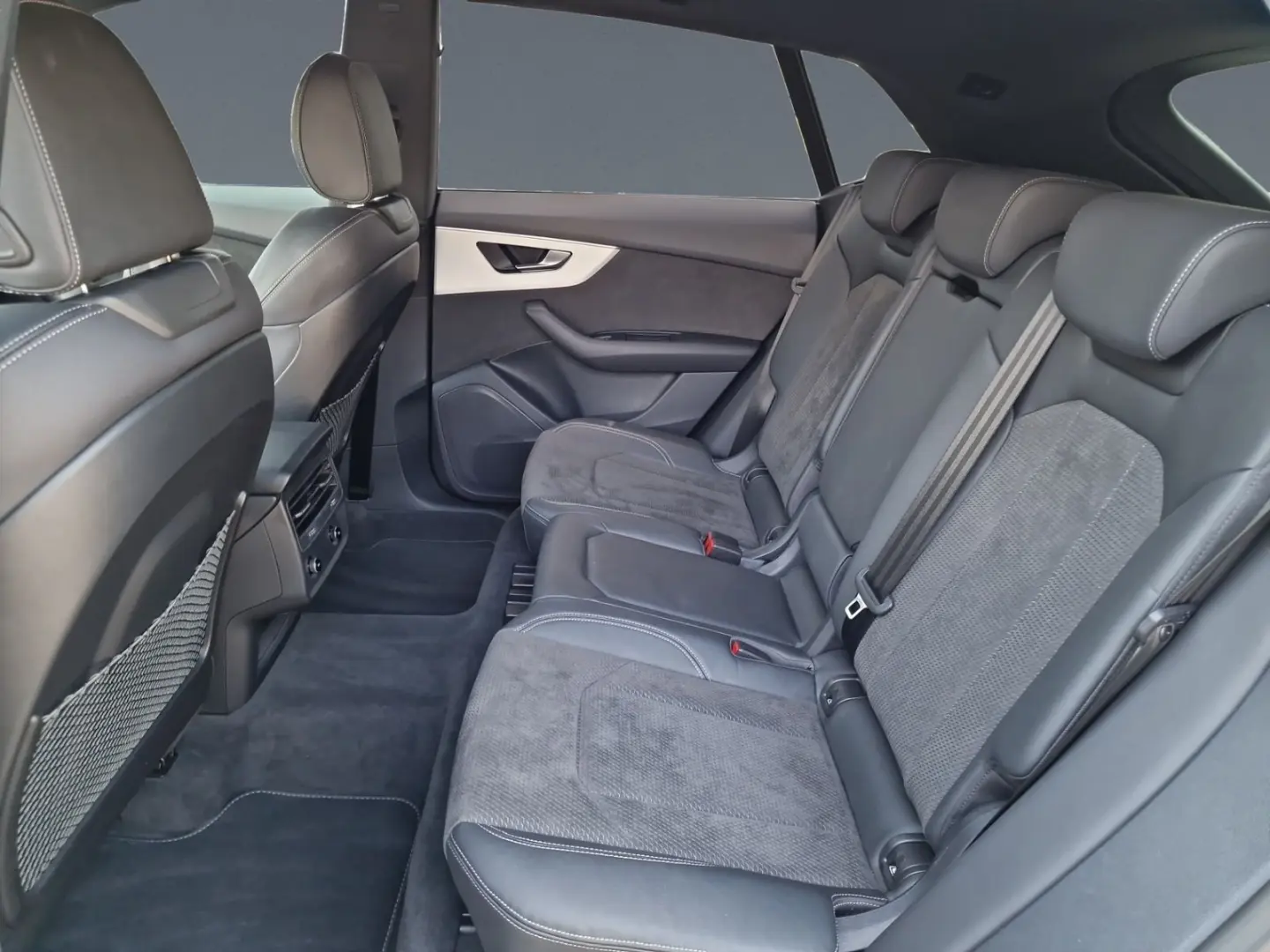 SQ8 TFSI HD-MATRIX STHZG AHK HuD Optik-schw+ 23