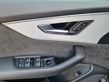 SQ8 TFSI HD-MATRIX STHZG AHK HuD Optik-schw+ 23