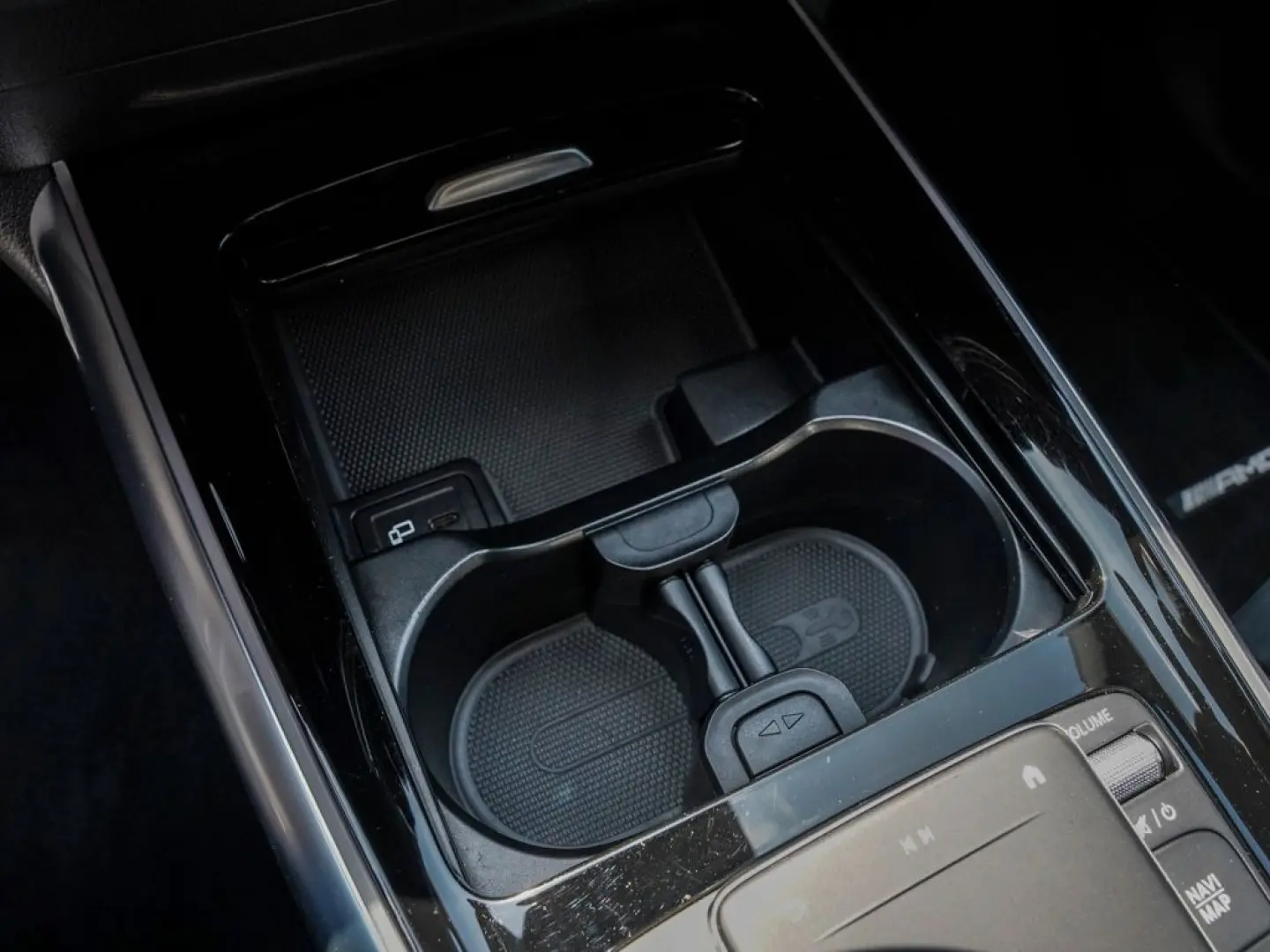 GLA 35 AMG 4M MBUX NIGHT MEMORY KAMERA LED DAB