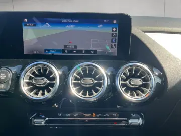 GLA 250 4M AMG Panodach LED Ambiente