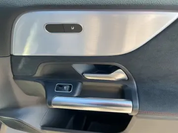 GLA 250 4M AMG Panodach LED Ambiente