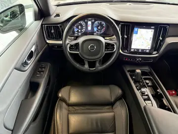 V60 Kombi R Design Navi ACC SHZ LED Leder Kamera