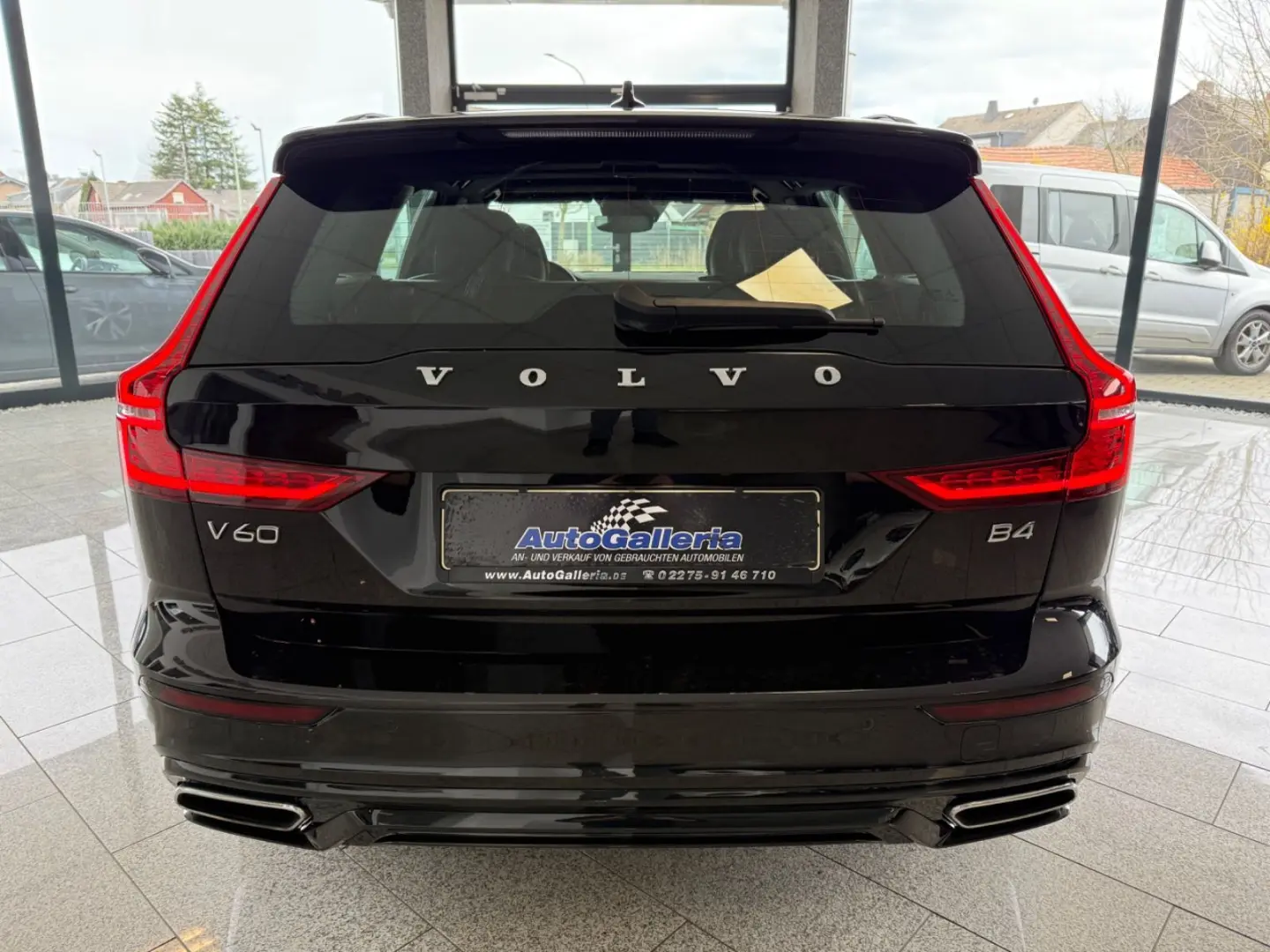V60 Kombi R Design Navi ACC SHZ LED Leder Kamera