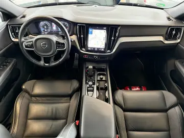 V60 Kombi R Design Navi ACC SHZ LED Leder Kamera