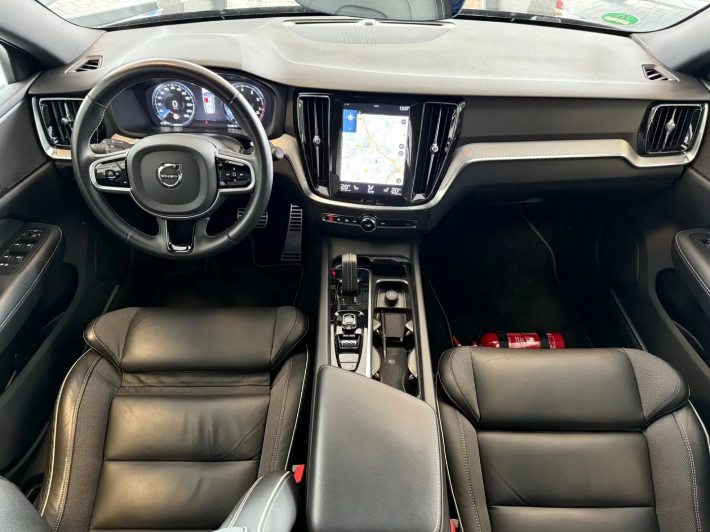 V60 Kombi R Design Navi ACC SHZ LED Leder Kamera