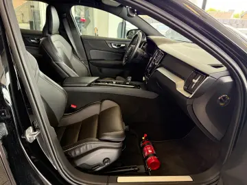 V60 Kombi R Design Navi ACC SHZ LED Leder Kamera