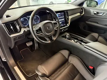 V60 Kombi R Design Navi ACC SHZ LED Leder Kamera