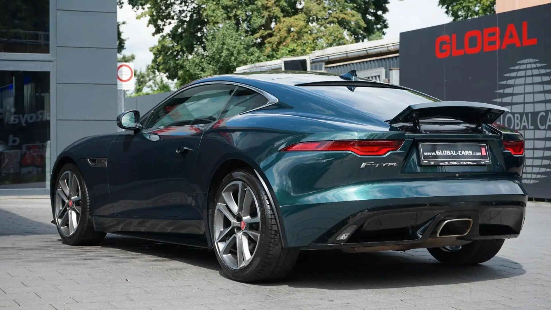F-TYPE COUPE P300 R-DYNAMIC*VIRTUAL*LED*19