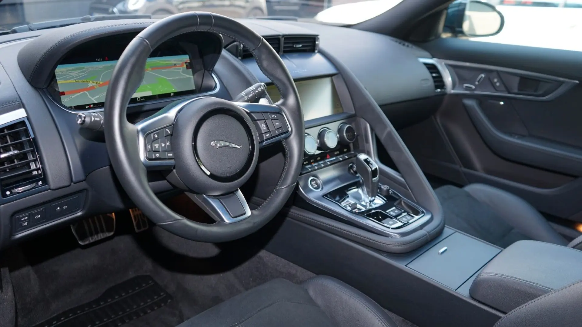 F-TYPE COUPE P300 R-DYNAMIC*VIRTUAL*LED*19