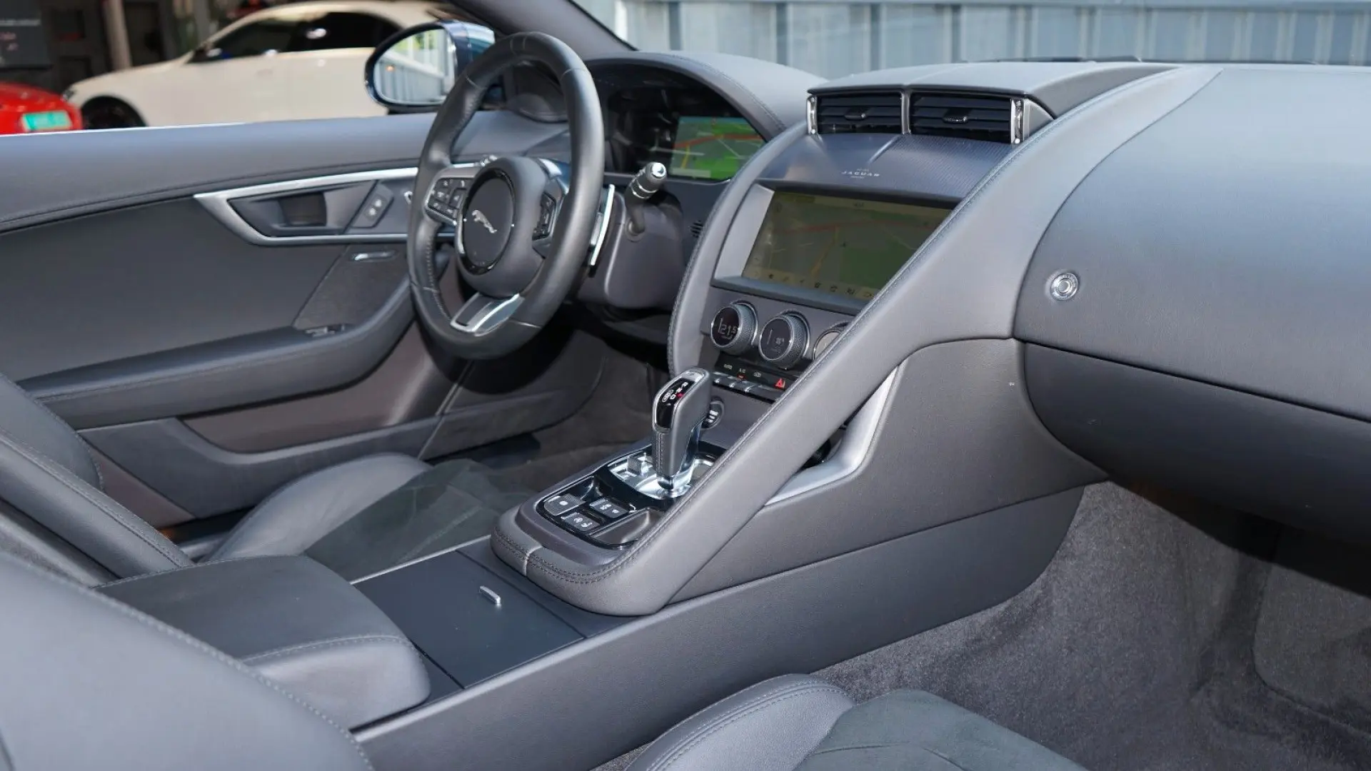 F-TYPE COUPE P300 R-DYNAMIC*VIRTUAL*LED*19