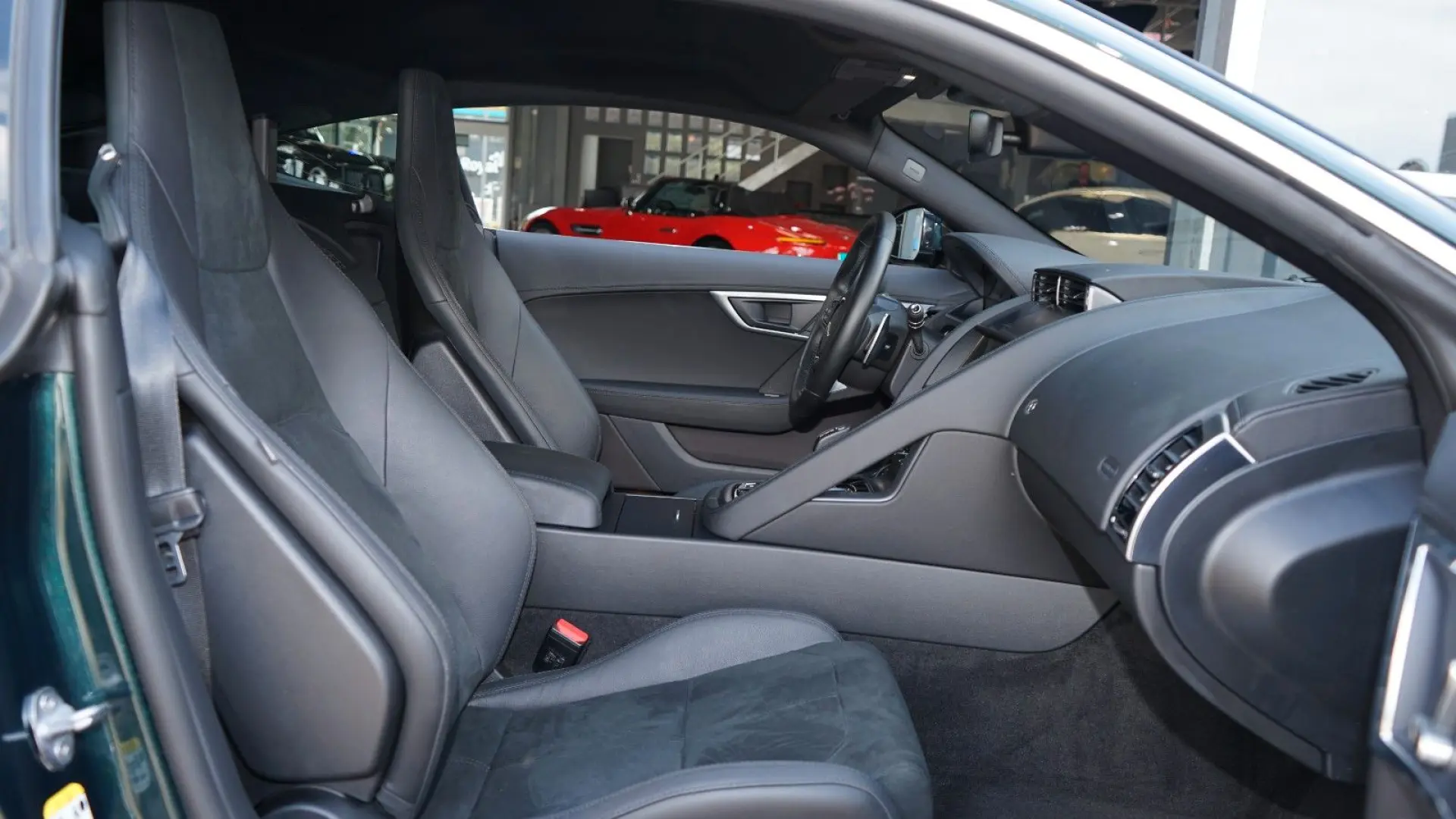 F-TYPE COUPE P300 R-DYNAMIC*VIRTUAL*LED*19