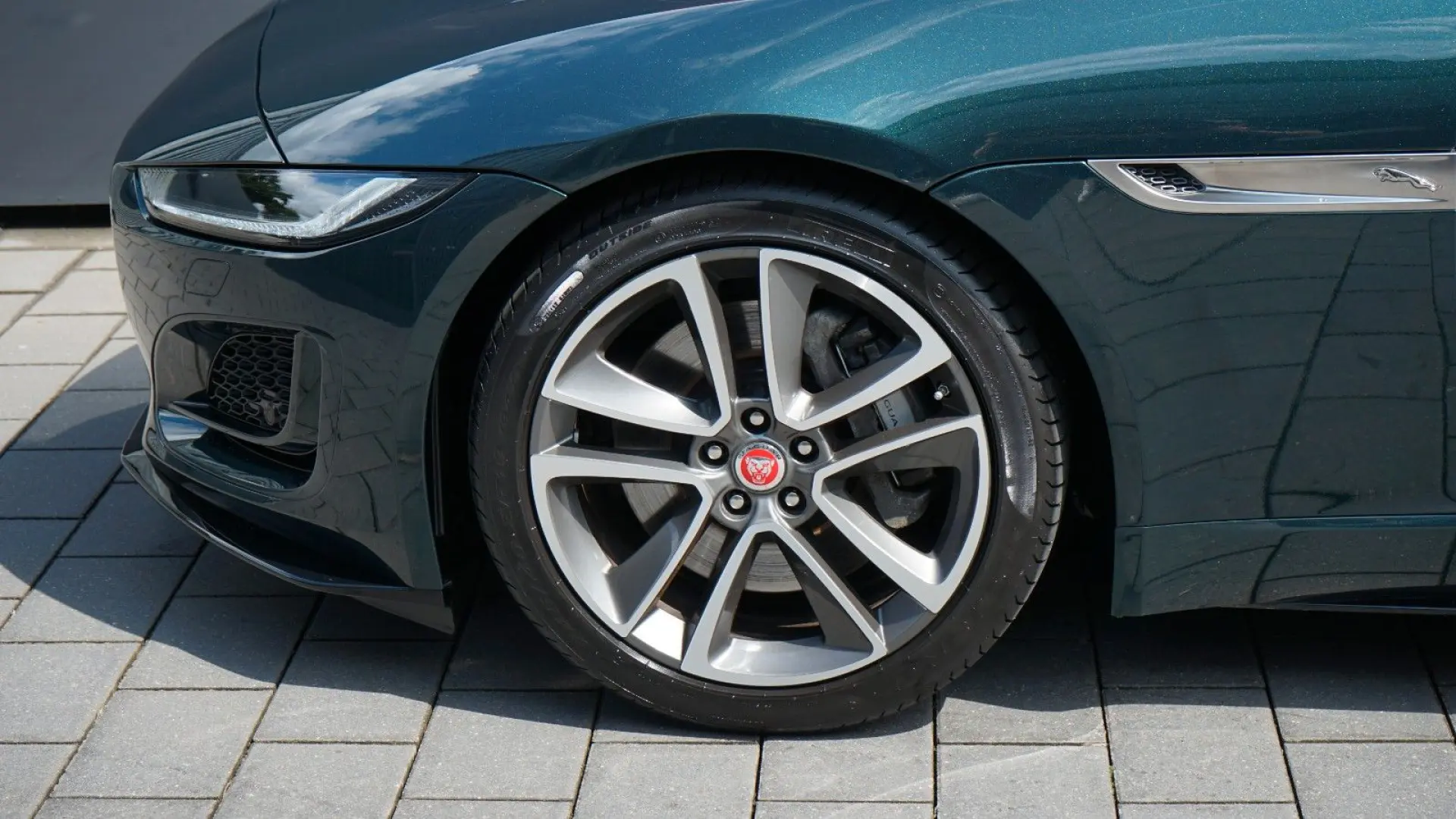 F-TYPE COUPE P300 R-DYNAMIC*VIRTUAL*LED*19
