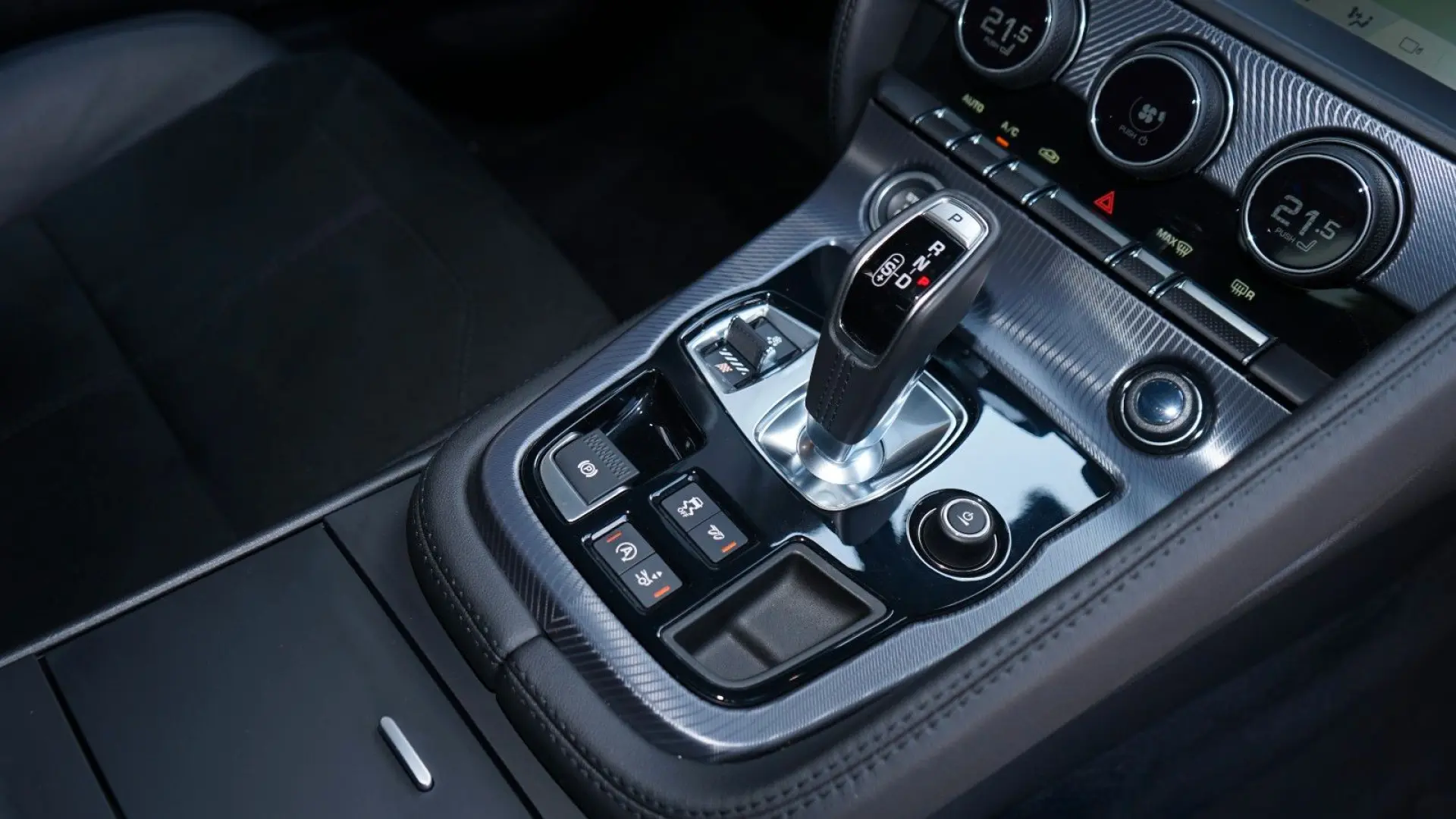 F-TYPE COUPE P300 R-DYNAMIC*VIRTUAL*LED*19