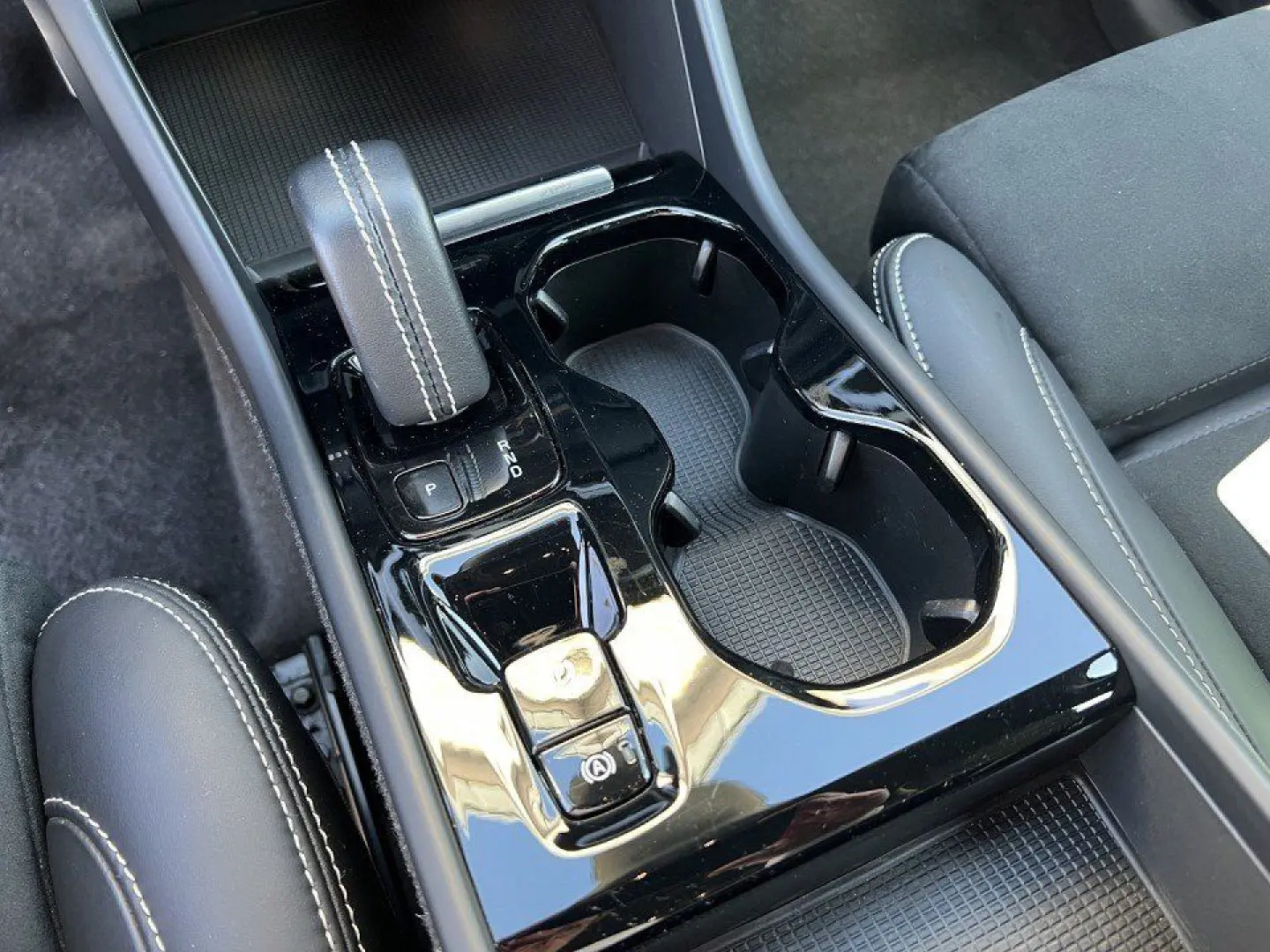 XC40 T5 Plug-In Hybrid (262 PS) AG7|R-Design|Sta