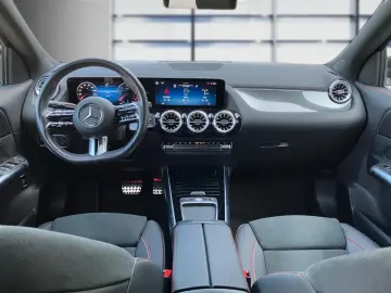 GLA 200d 4M AMG+AHK+AMBIENTE+MULTIB+MEMORY+KEYL